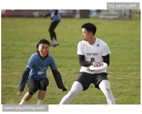 飞盘爱好者陈军的独特心得与技巧分享，助你提升飞盘水平