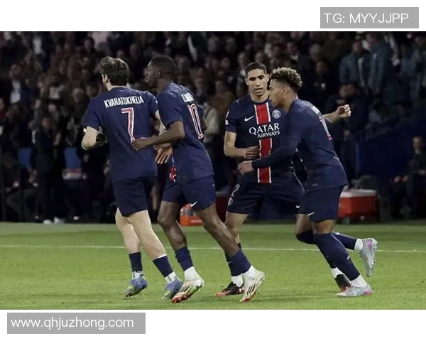 国王杯巴萨大胜巴黎圣日耳曼帽子戏法引发争议判罚全场沸腾